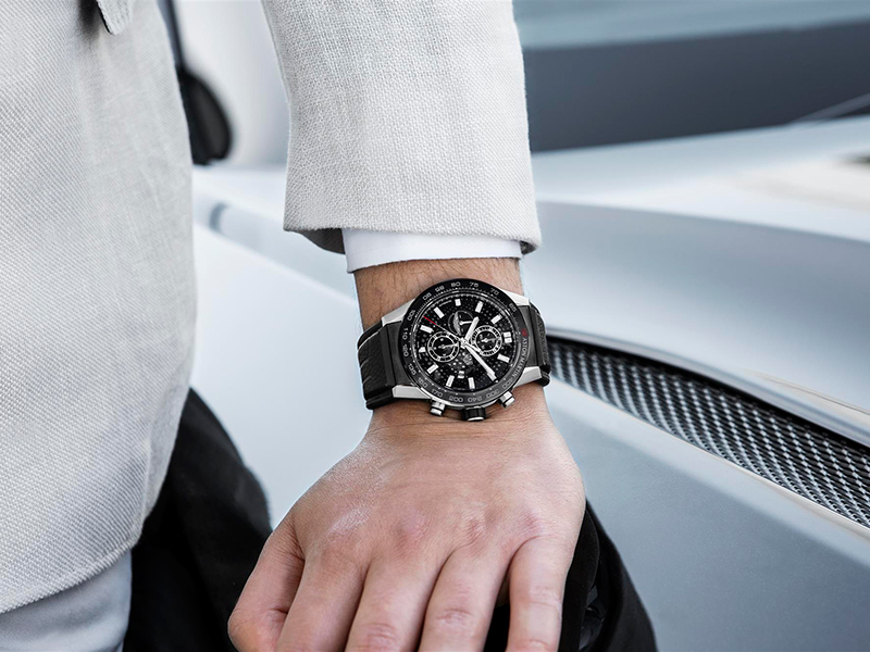 TAG Heuer Carrera Calibre Heuer 01 Aston Martin Special Edition - تحفة فنيّة فاخرة تنطلق في العالم
